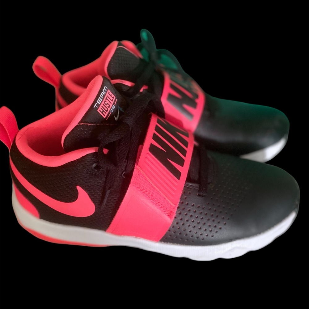 Nike Team Hustle size 7Y